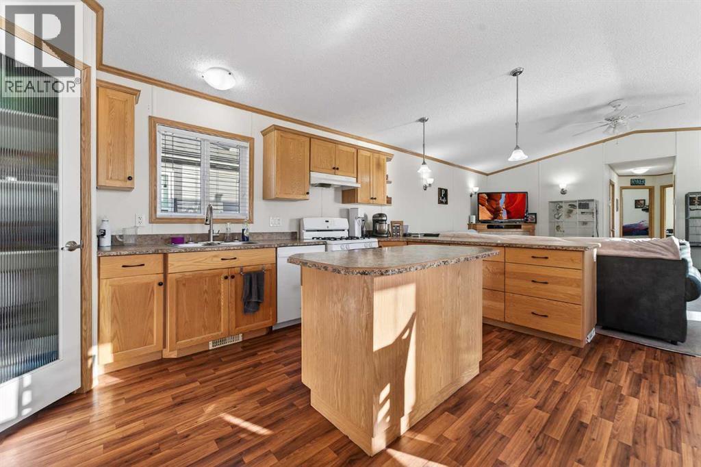 5004 Seasons Boulevard, Coaldale, Alberta  T1M 0C6 - Photo 9 - A2280239