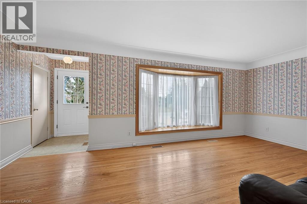 156 Chesley Street, Hamilton, Ontario  L9C 3W3 - Photo 4 - 40822476