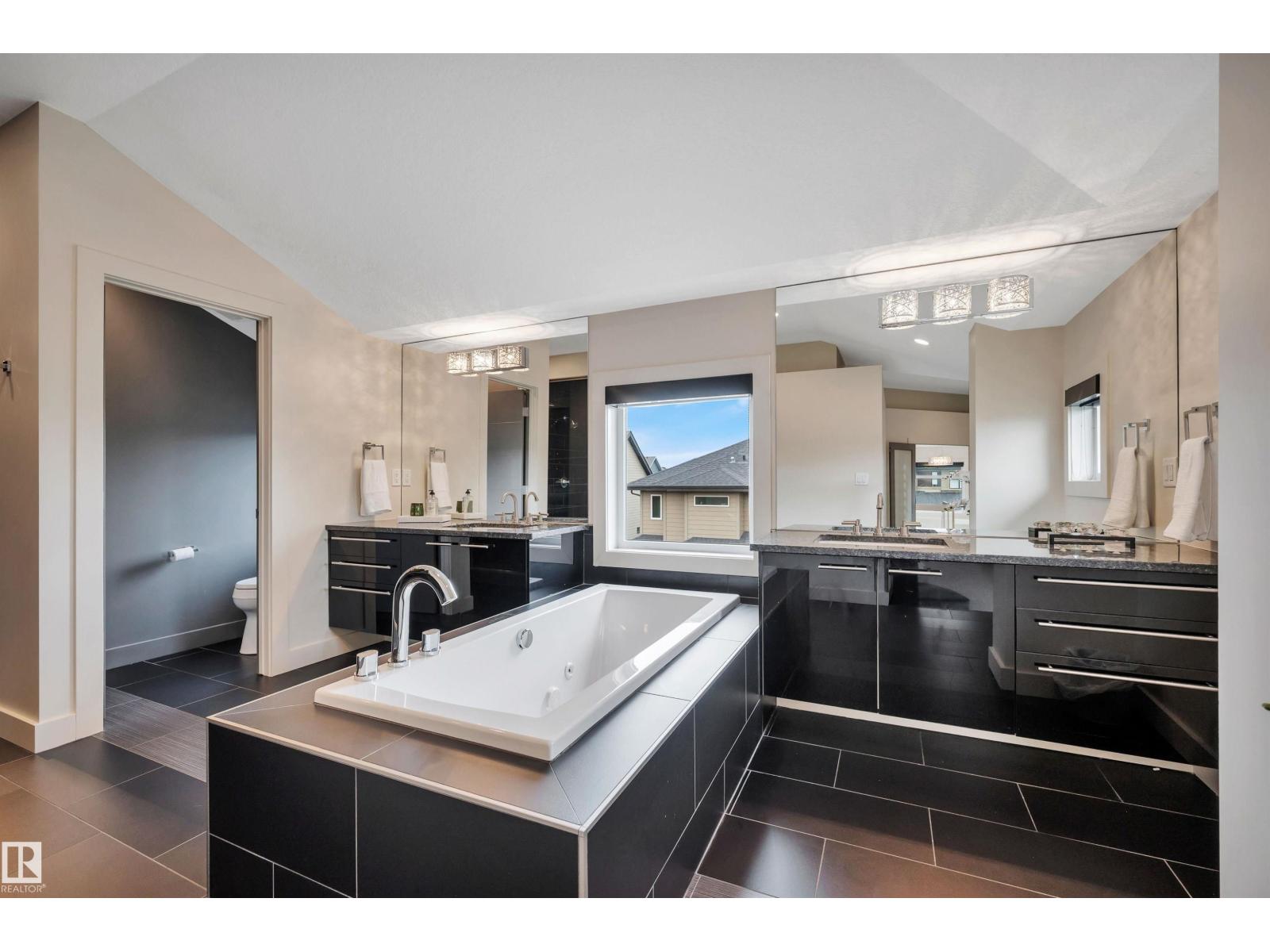 1116 Hainstock Green Sw, Edmonton, Alberta  T6W 2T8 - Photo 40 - E4487601