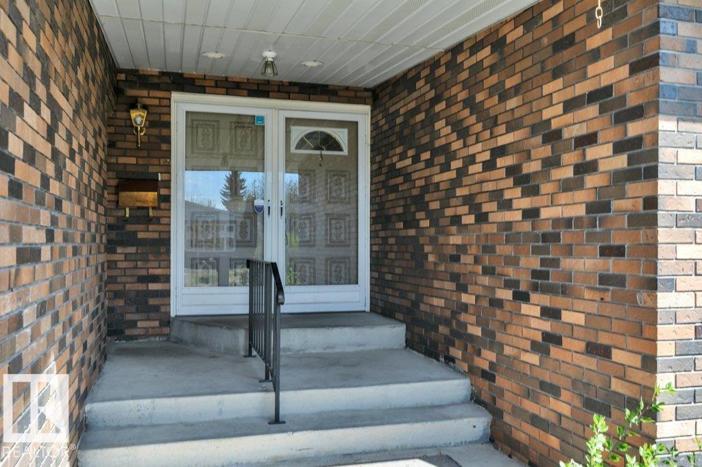 8808 41 Av Nw, Edmonton, Alberta  T6K 1G7 - Photo 3 - E4487603