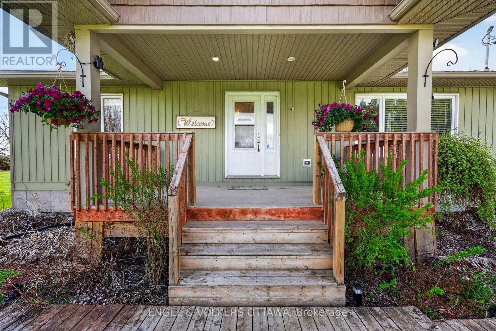 6042 Dobson Lane, Ottawa, Ontario  K0A 2Z0 - Photo 3 - X13127318