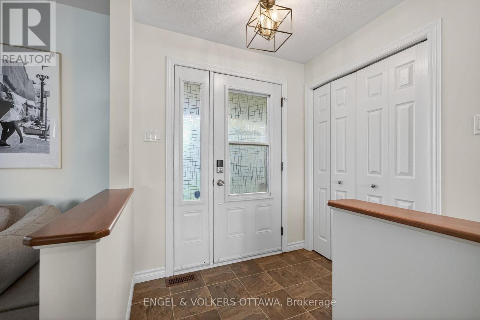 6042 Dobson Lane, Ottawa, Ontario  K0A 2Z0 - Photo 5 - X13127318