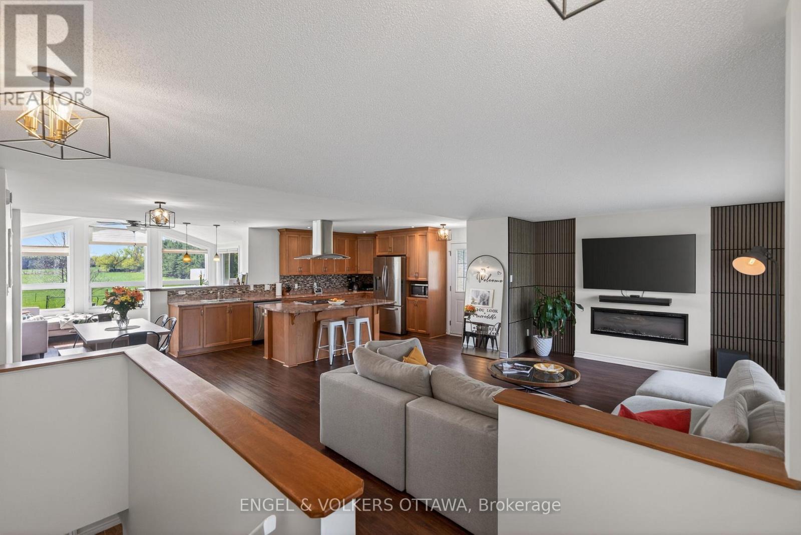 6042 Dobson Lane, Ottawa, Ontario  K0A 2Z0 - Photo 6 - X13127318
