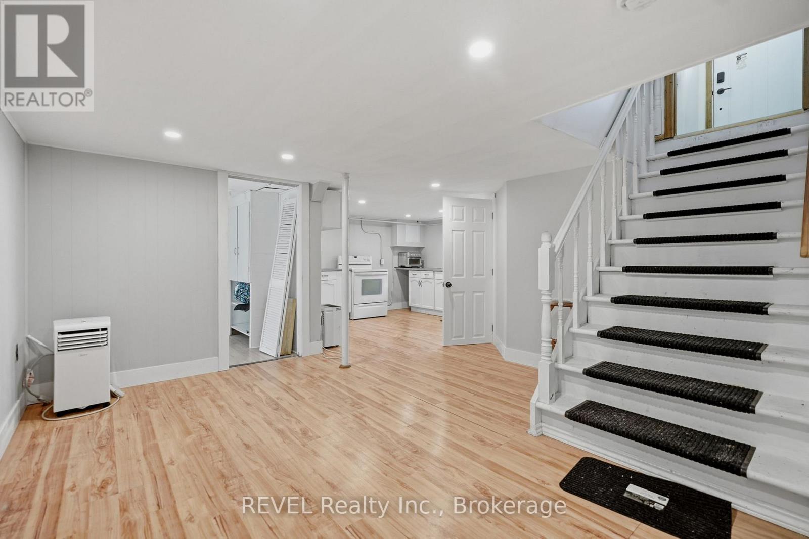 2 - 76 Chestnut Street, Port Colborne, Ontario  L3K 1R6 - Photo 2 - X13127328