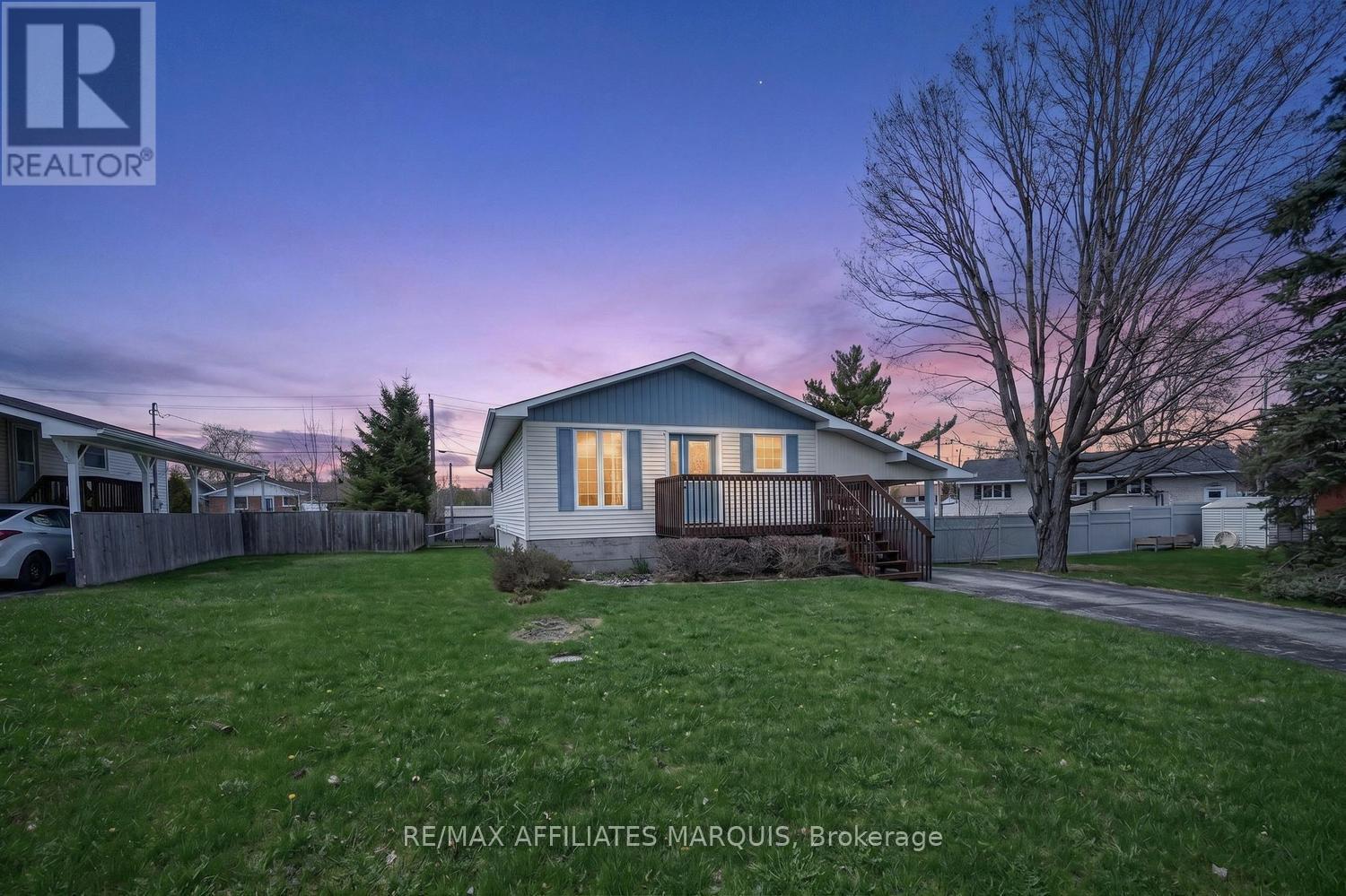 228 Brockville Street, Smiths Falls, Ontario  K7A 5C9 - Photo 1 - X12824872