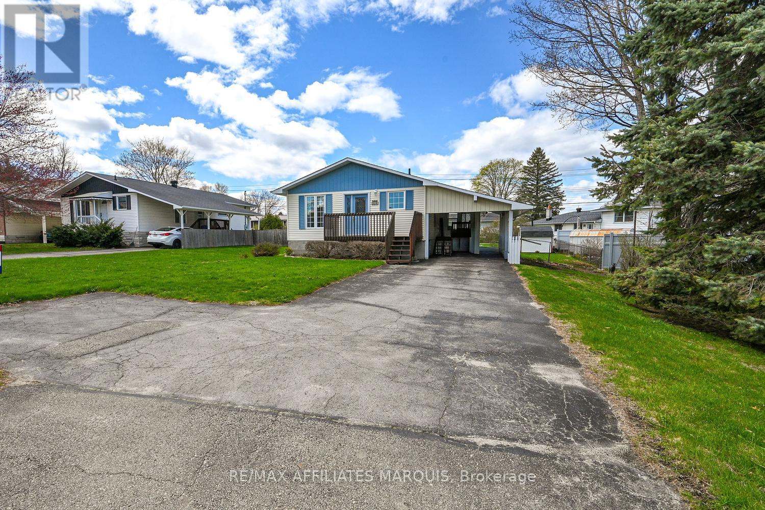 228 Brockville Street, Smiths Falls, Ontario  K7A 5C9 - Photo 2 - X12824872