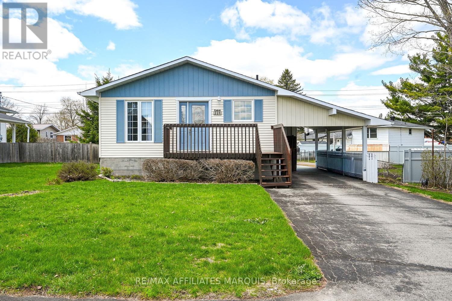 228 Brockville Street, Smiths Falls, Ontario  K7A 5C9 - Photo 5 - X12824872