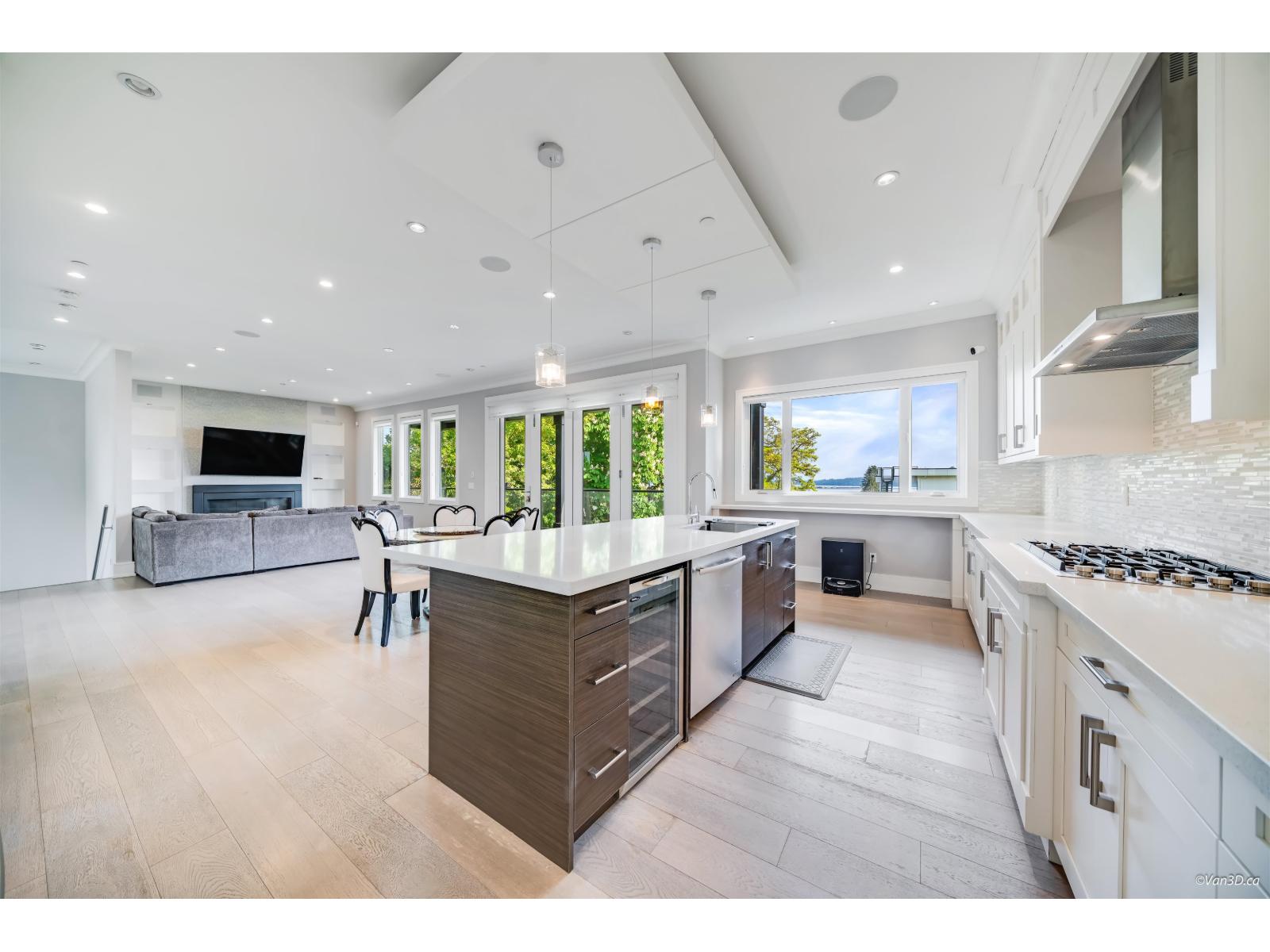 15764 Buena Vista Avenue, White Rock, British Columbia  V4B 2A1 - Photo 9 - R3121957