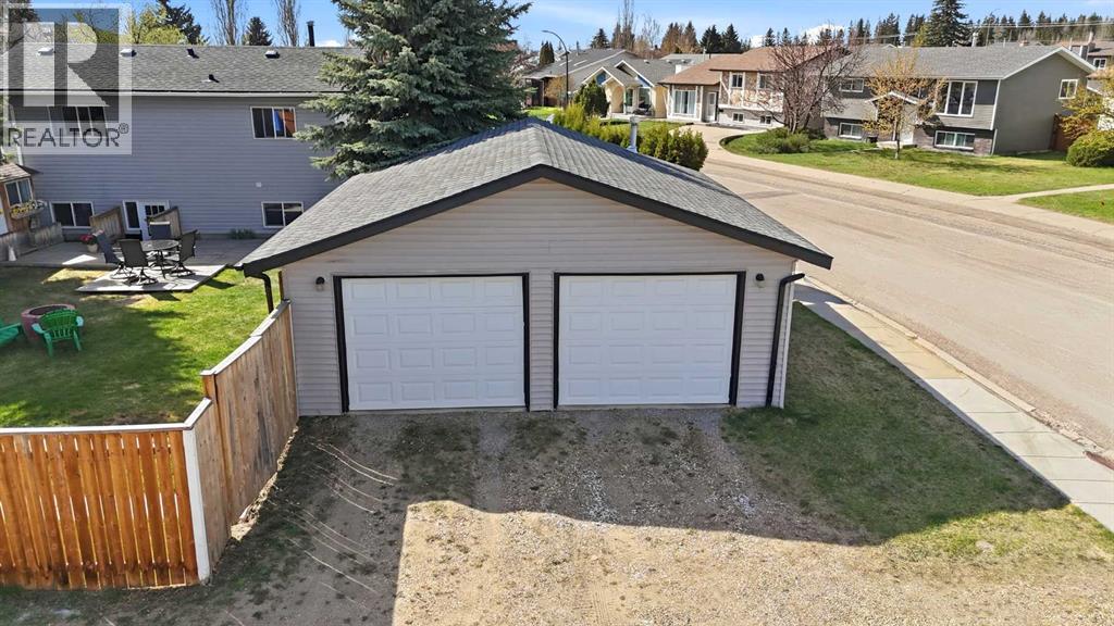 35 Ray Avenue, Red Deer, Alberta  T4P 3B9 - Photo 4 - A2311030