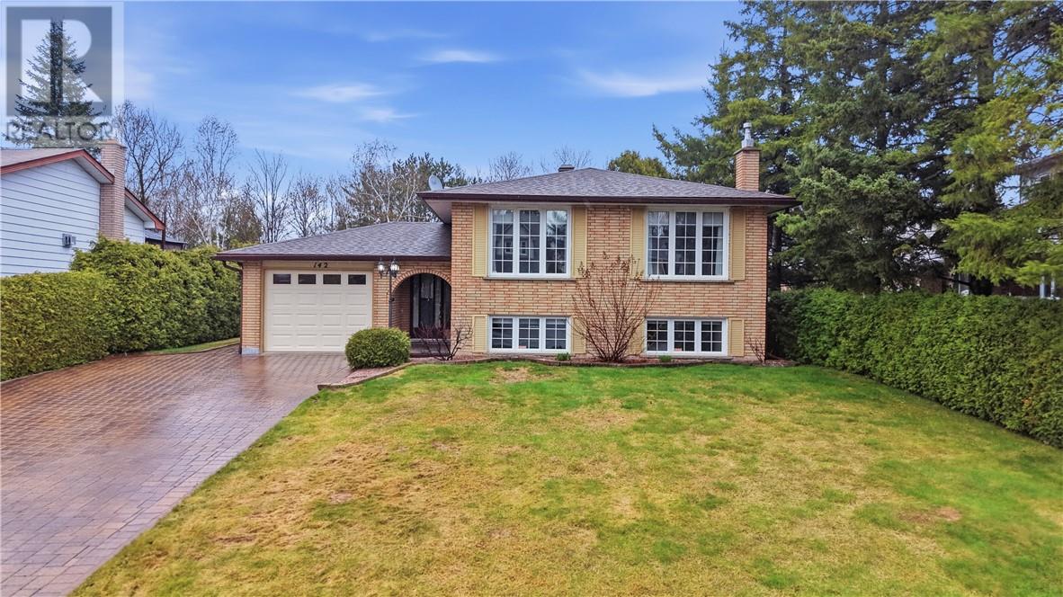 142 Village Crescent, Sudbury, Ontario