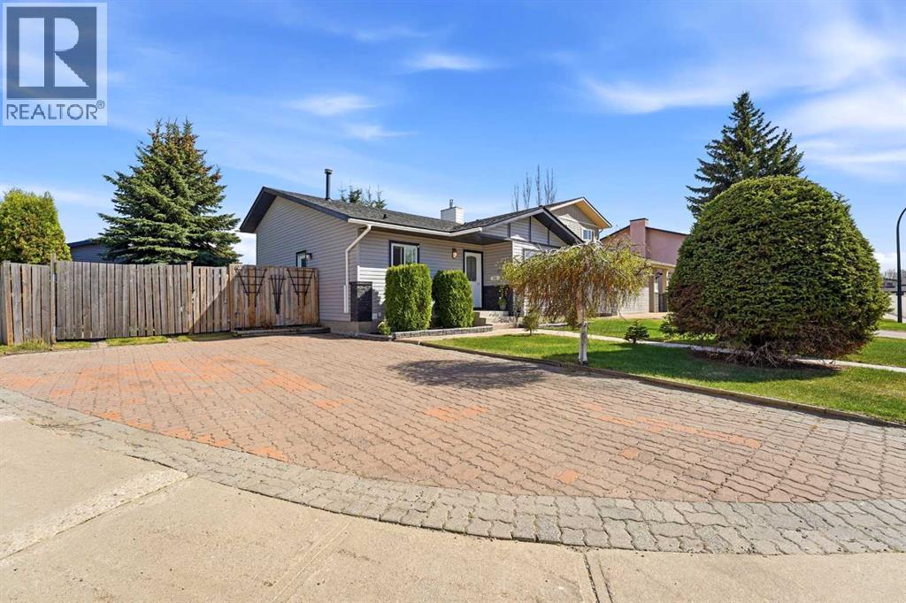 35 Ray Avenue, Red Deer, Alberta  T4P 3B9 - Photo 6 - A2311030