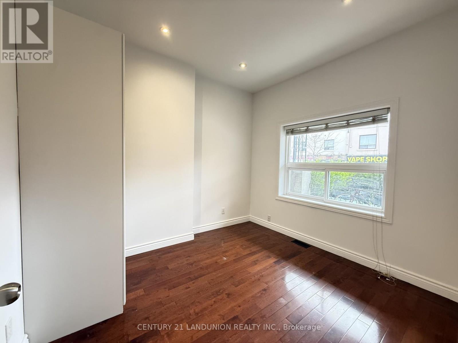 457 Ossington Avenue, Toronto, Ontario  M6G 3T3 - Photo 2 - C13127178