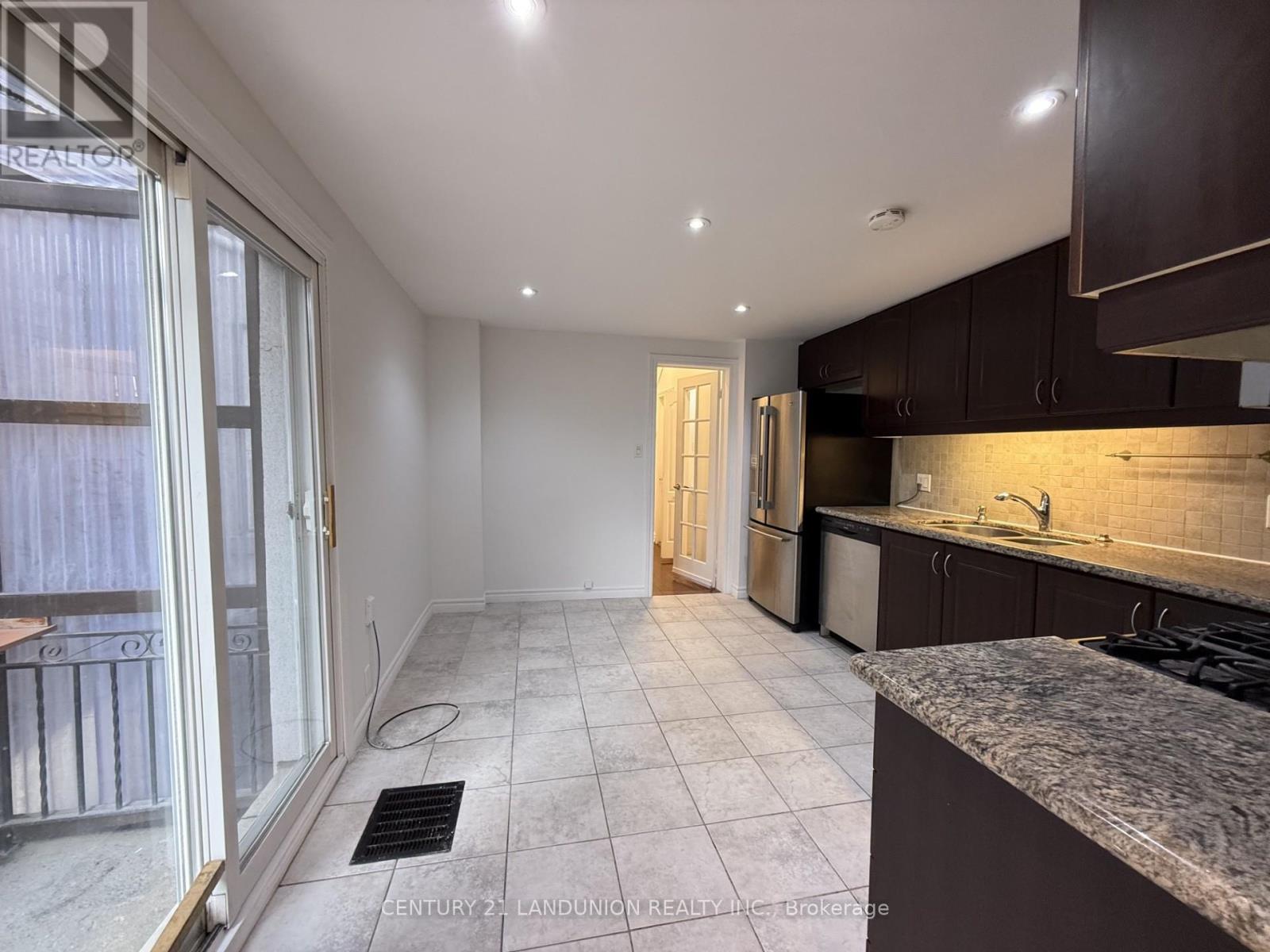 457 Ossington Avenue, Toronto, Ontario  M6G 3T3 - Photo 8 - C13127178