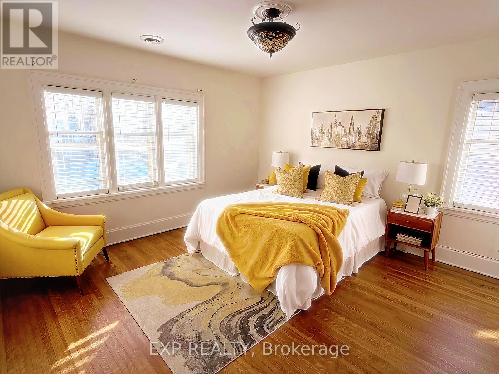 376 King Street E, Oshawa, Ontario  L1H 1E2 - Photo 2 - E13127312