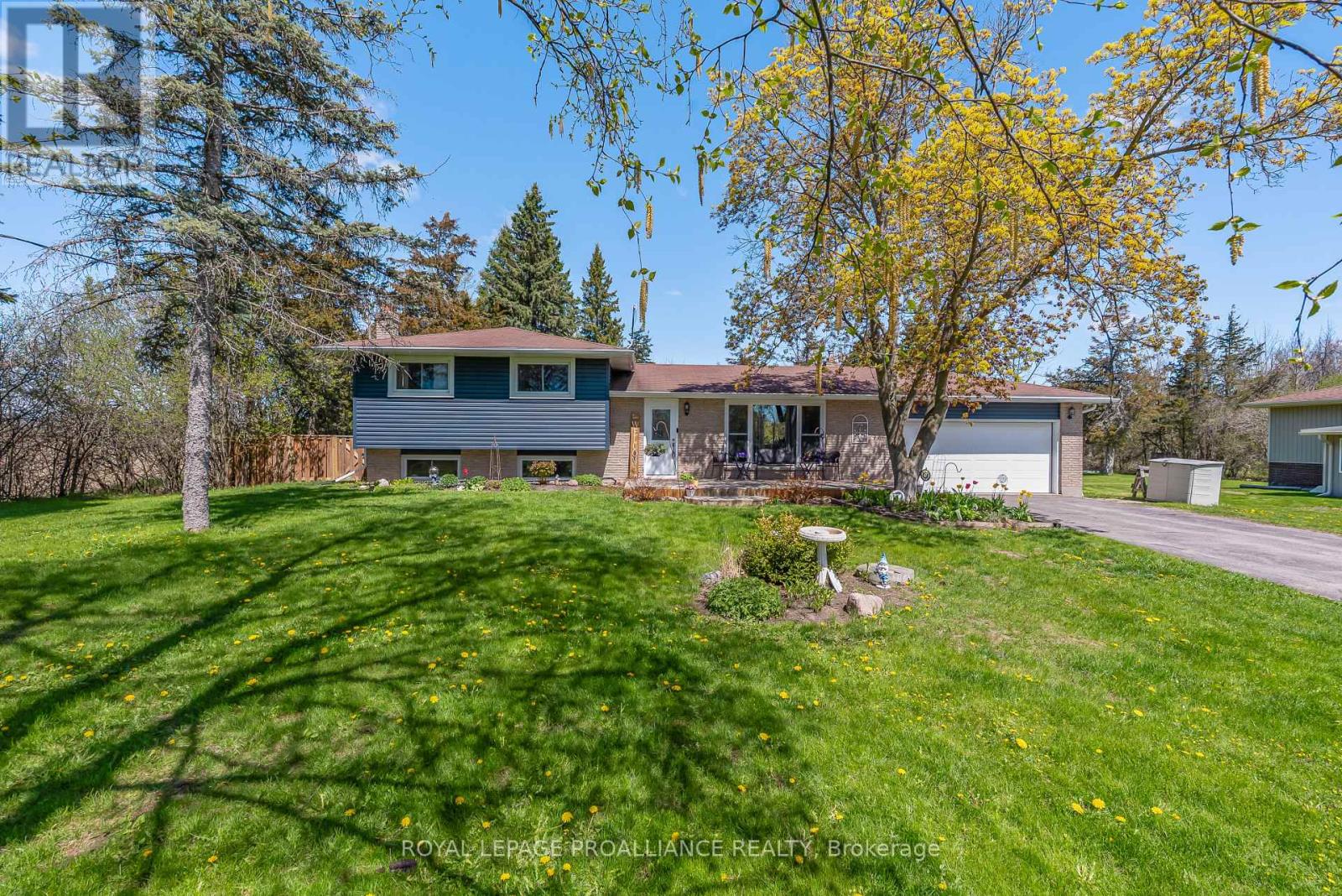 202 Huntingwood Drive, Quinte West, Ontario  K8N 4Z5 - Photo 1 - X12899914