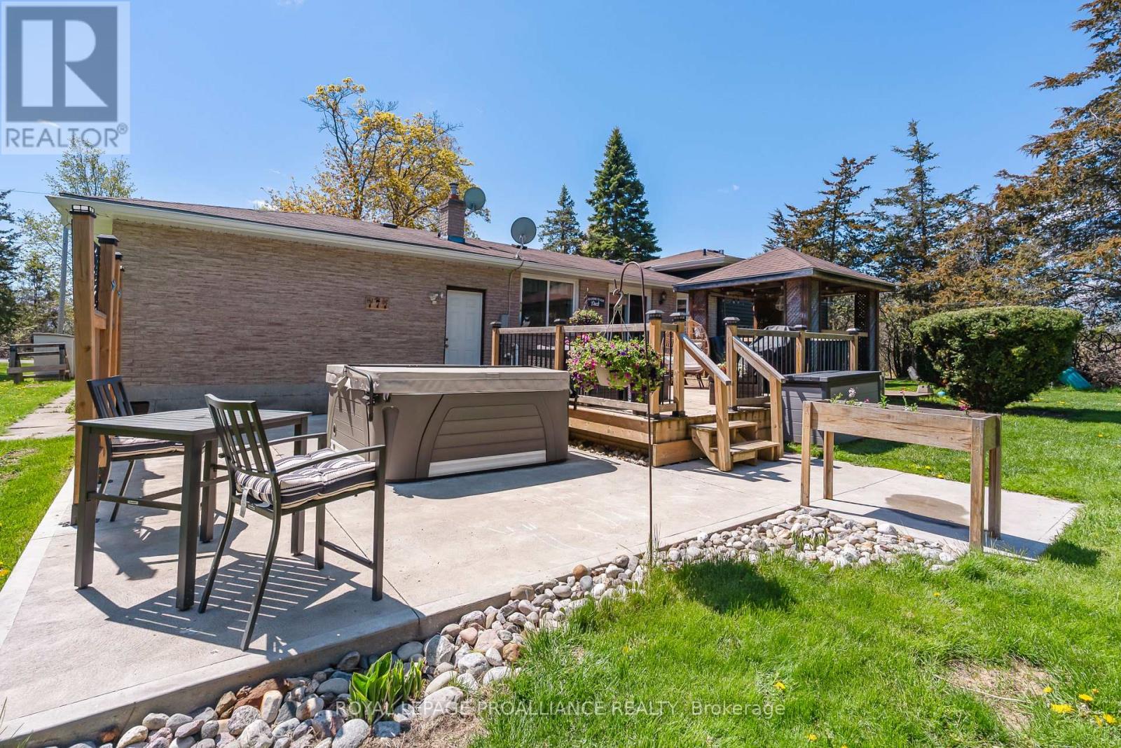 202 Huntingwood Drive, Quinte West, Ontario  K8N 4Z5 - Photo 37 - X12899914
