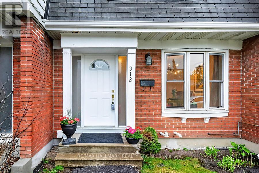 912 Dynes Road, Ottawa, Ontario  K2C 0G8 - Photo 2 - X13066536