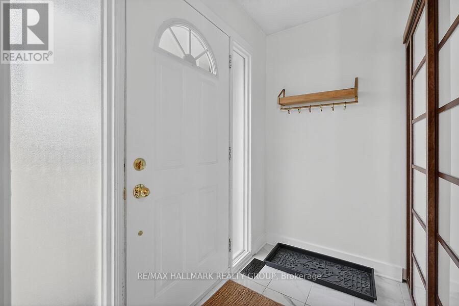 912 Dynes Road, Ottawa, Ontario  K2C 0G8 - Photo 3 - X13066536