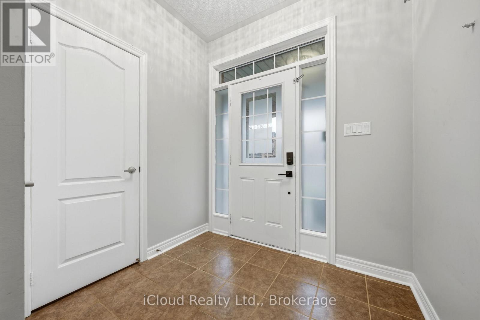 23 Sweetner Drive, Whitchurch-Stouffville, Ontario  L4A 0L2 - Photo 4 - N13127144