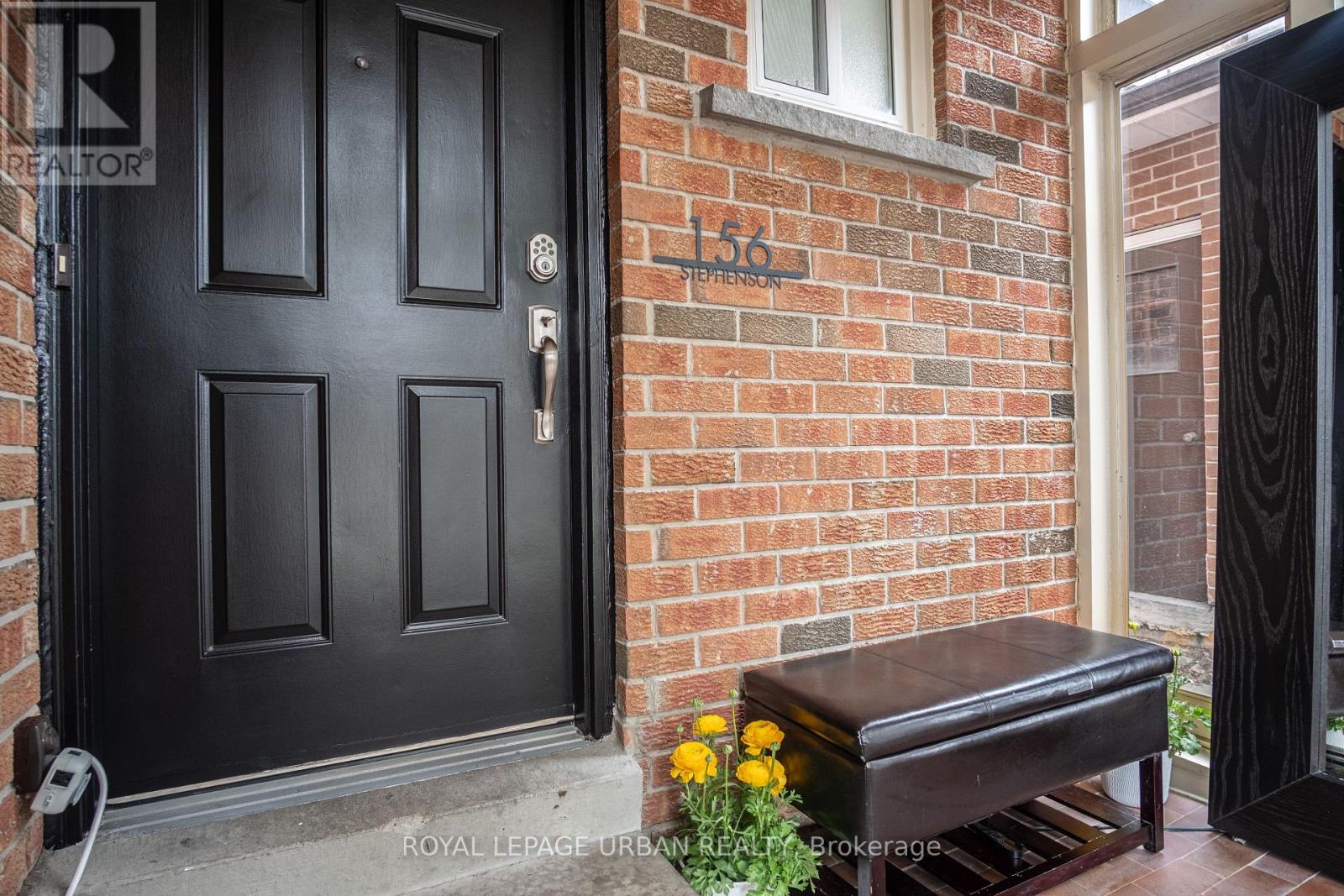 156 Stephenson Crescent, Richmond Hill, Ontario  L4C 5W1 - Photo 3 - N13127194