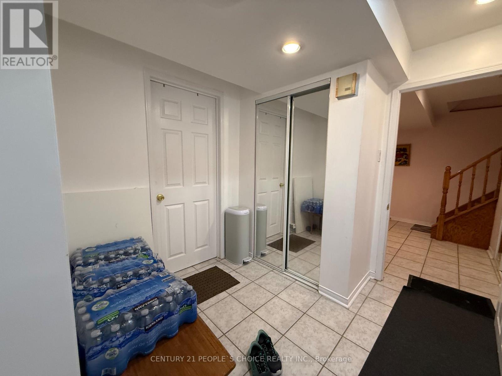 5312 Hollypoint (Lower) Avenue, Mississauga, Ontario  L5V 2L3 - Photo 4 - W13127122