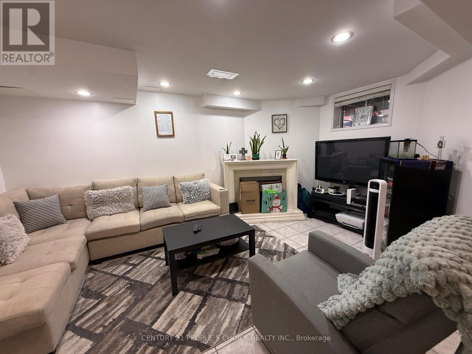 5312 Hollypoint (Lower) Avenue, Mississauga, Ontario  L5V 2L3 - Photo 5 - W13127122