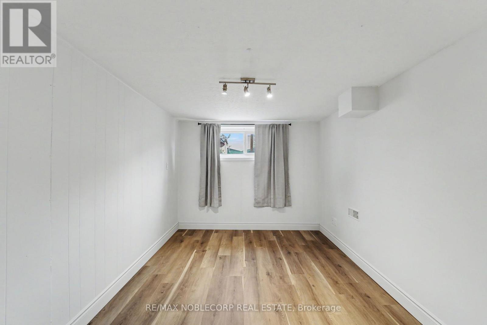 3519 Laddie Crescent, Mississauga, Ontario  L4T 1N2 - Photo 11 - W13127134