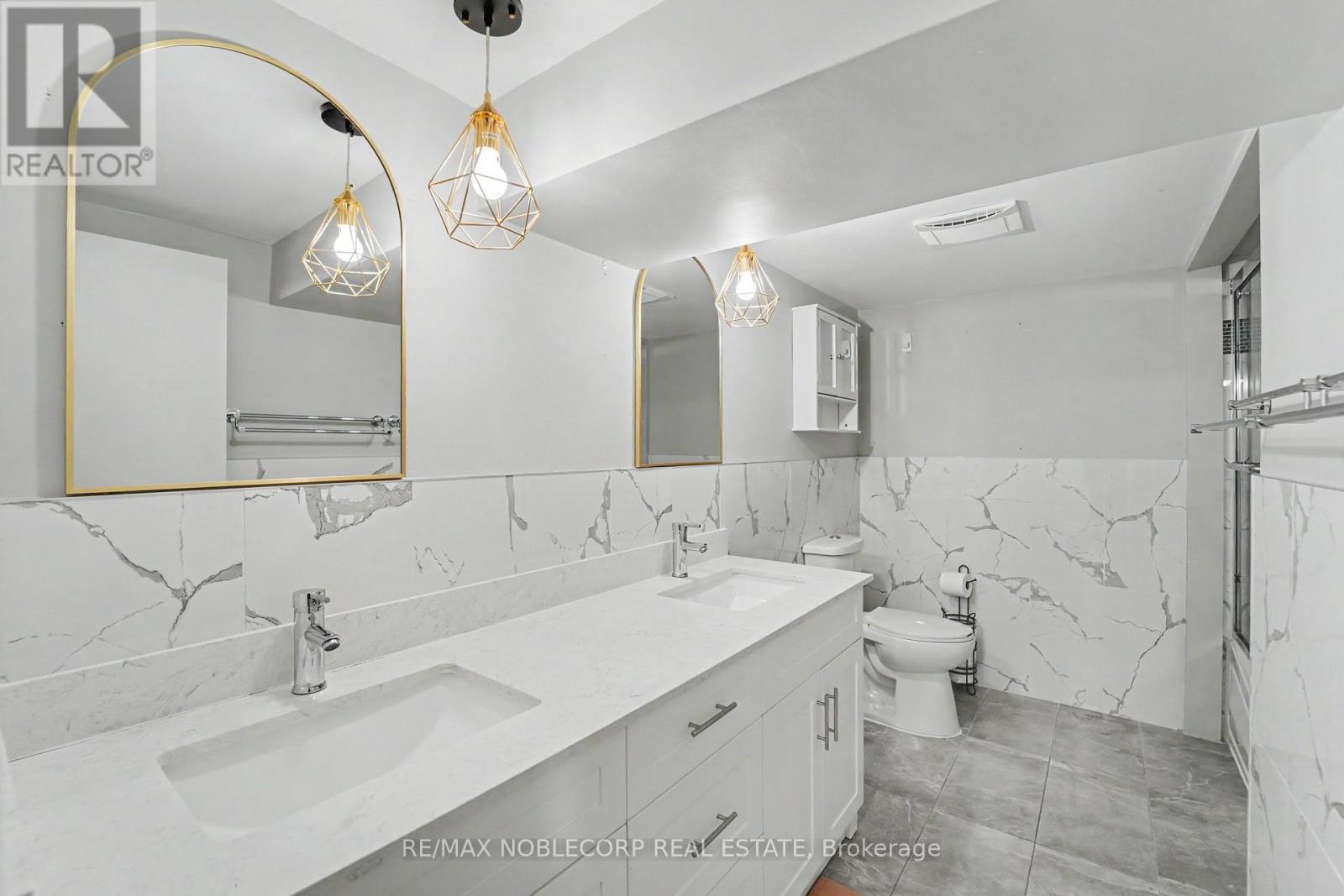 3519 Laddie Crescent, Mississauga, Ontario  L4T 1N2 - Photo 12 - W13127134