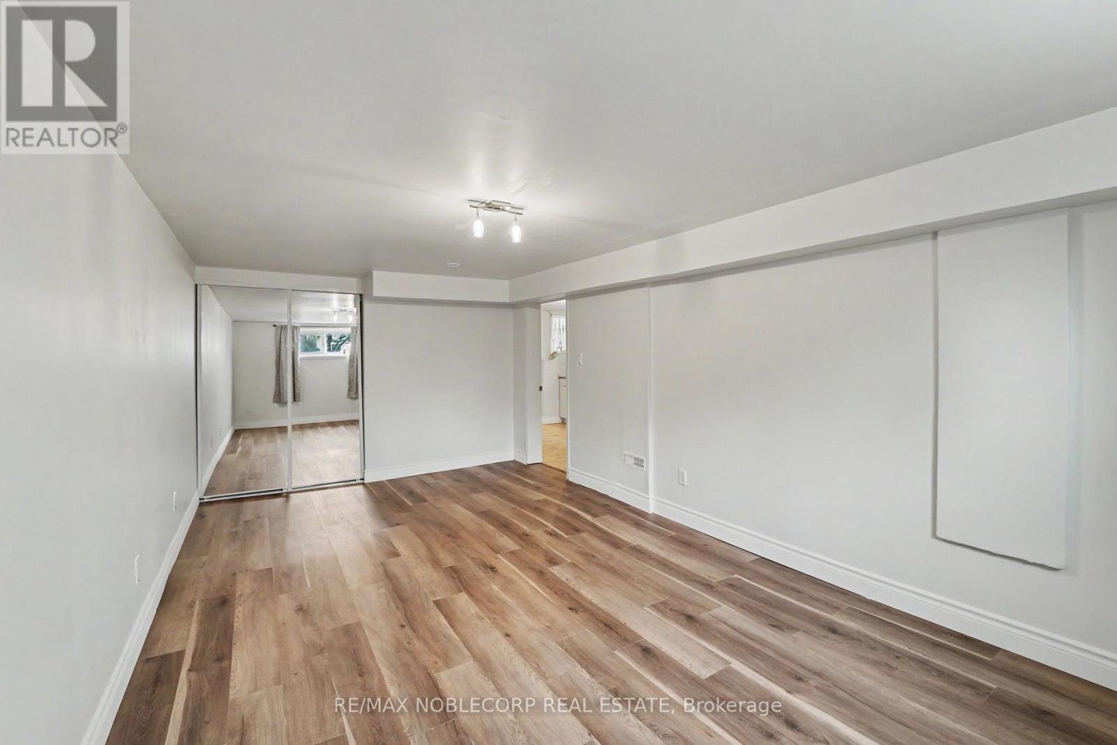 3519 Laddie Crescent, Mississauga, Ontario  L4T 1N2 - Photo 14 - W13127134