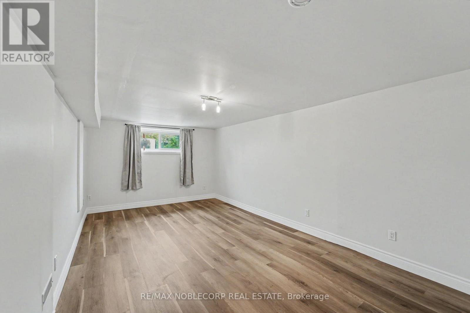 3519 Laddie Crescent, Mississauga, Ontario  L4T 1N2 - Photo 15 - W13127134