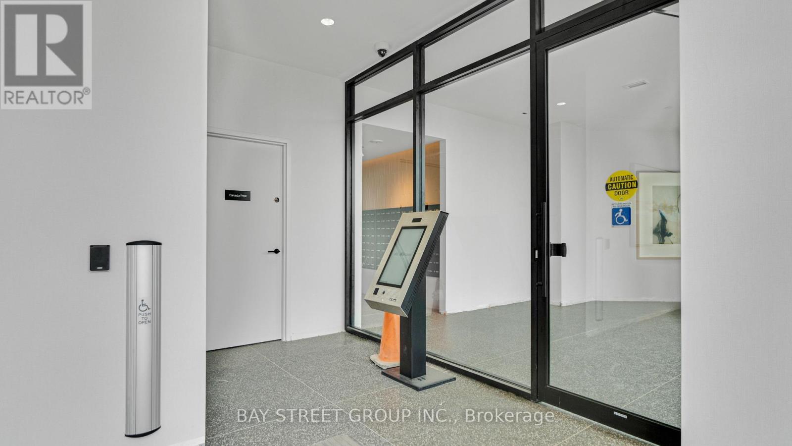 1702 - 2495 Eglinton Avenue W, Mississauga, Ontario  L5M 2T2 - Photo 4 - W13127226