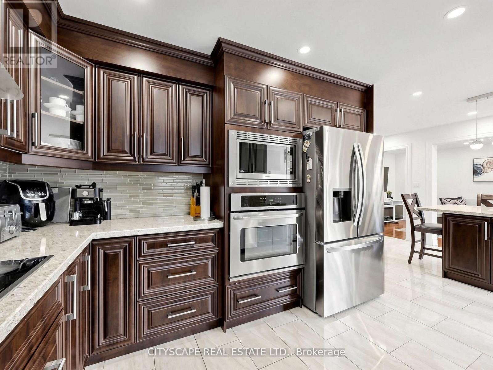 5534 River Grove Avenue, Mississauga, Ontario  L5M 3T6 - Photo 2 - W13127242
