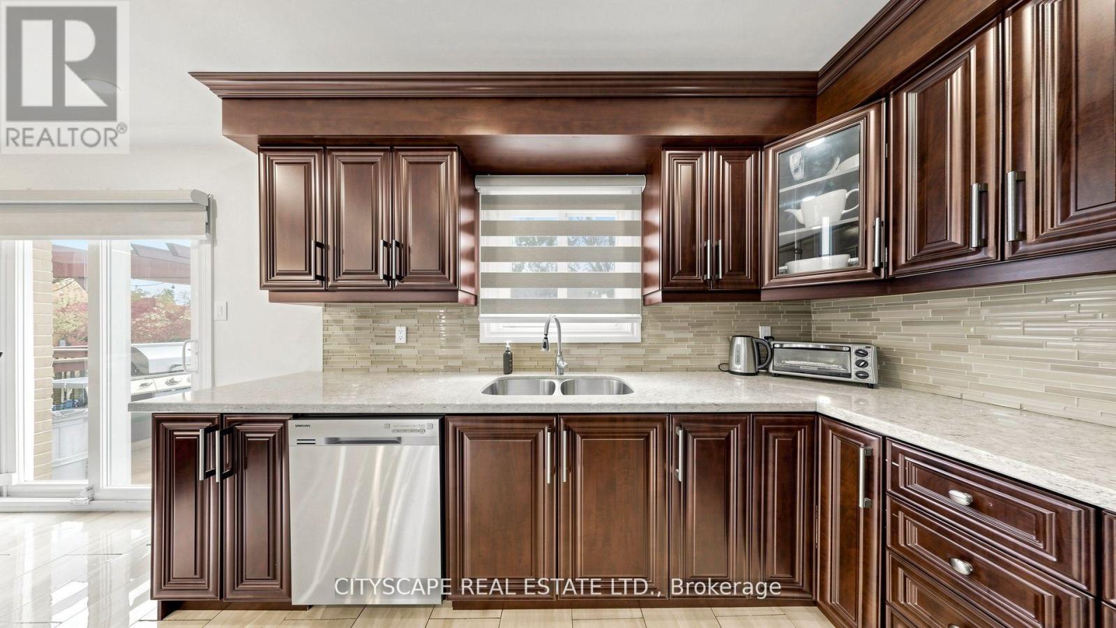 5534 River Grove Avenue, Mississauga, Ontario  L5M 3T6 - Photo 35 - W13127242