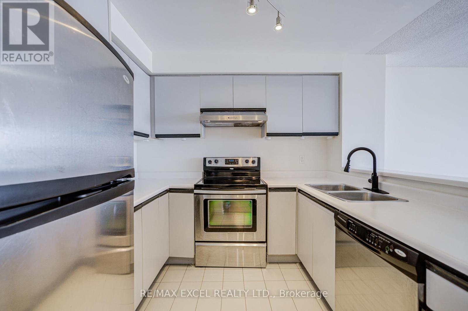2105 - 2269 Lake Shore Boulevard W, Toronto, Ontario  M8V 3X6 - Photo 11 - W13119266