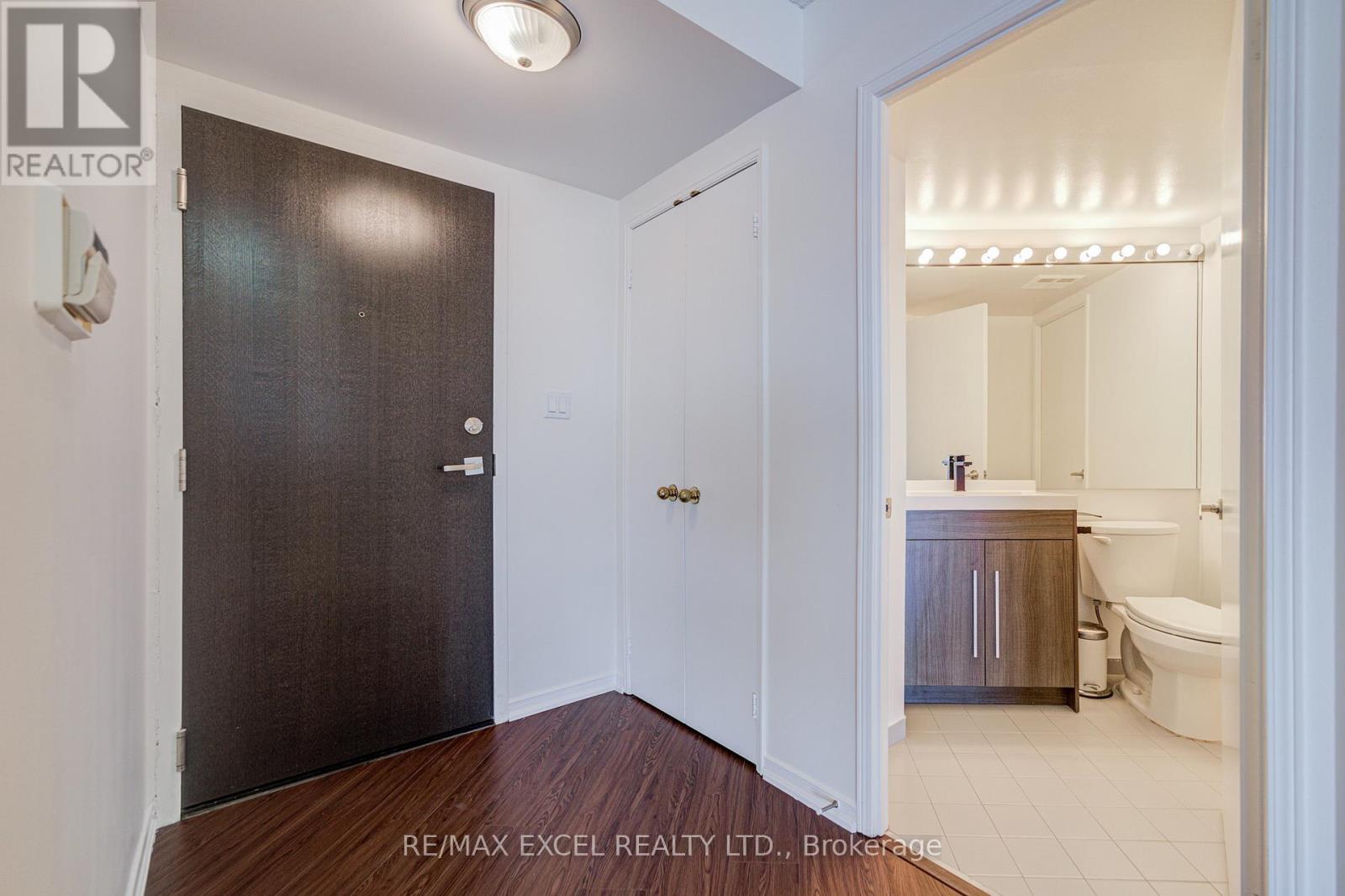 2105 - 2269 Lake Shore Boulevard W, Toronto, Ontario  M8V 3X6 - Photo 9 - W13119266