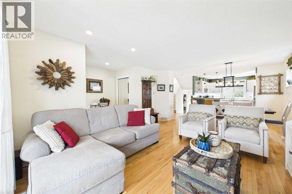 67 Prestwick Crescent SE, Calgary, Alberta  T2Z 3S5 - Photo 6 - A2310853