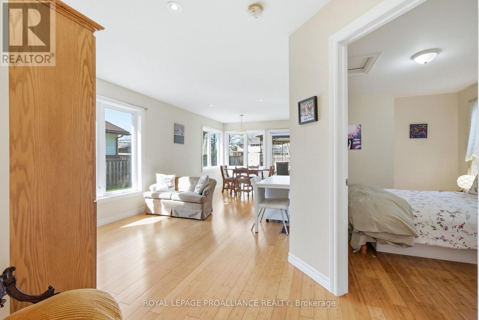 49 Plaza Square, Belleville, Ontario  K8N 4J2 - Photo 17 - X13035826
