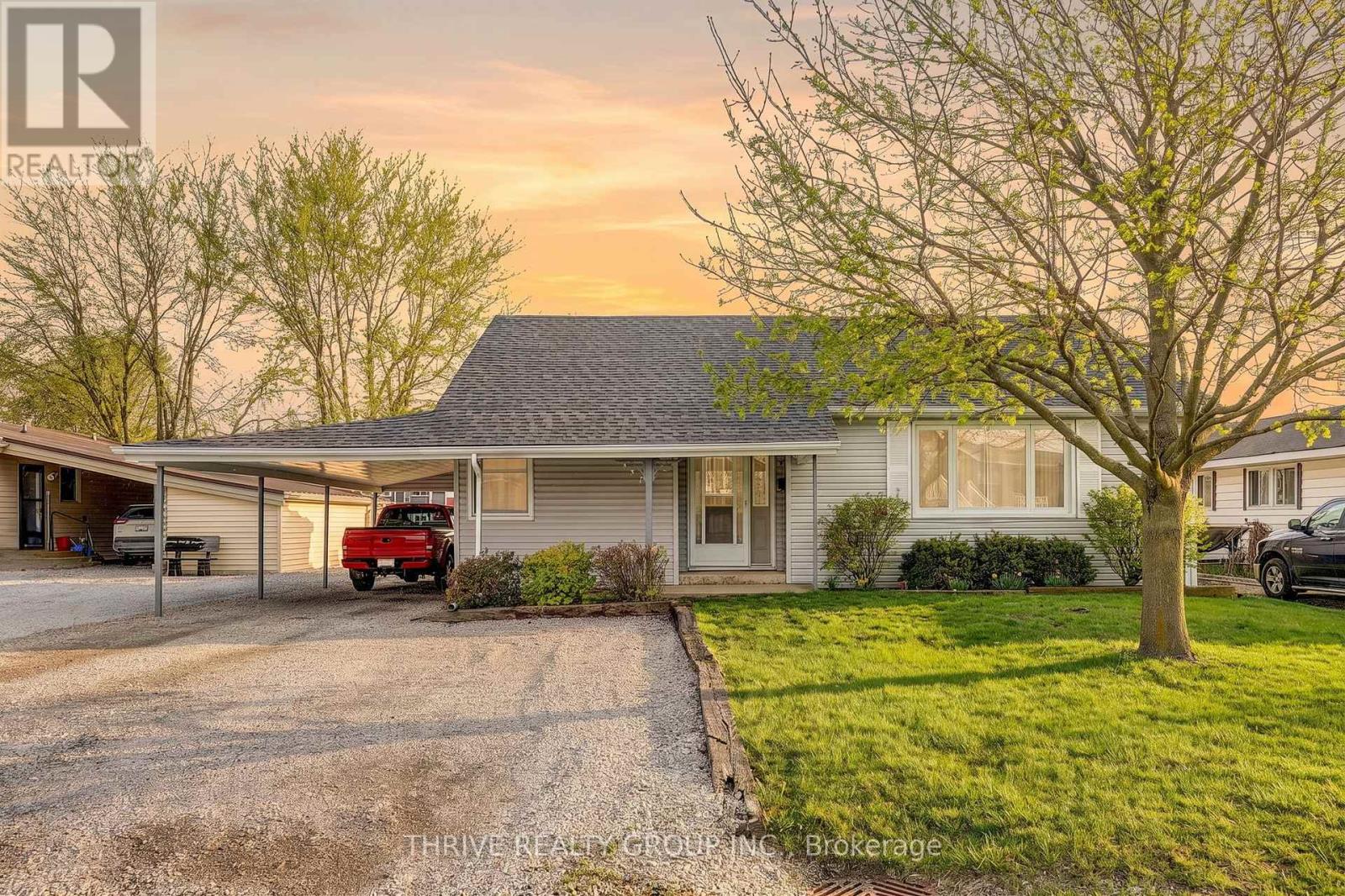 131 Water Street, Chatham-Kent, Ontario  N8A 2E8 - Photo 1 - X12999586