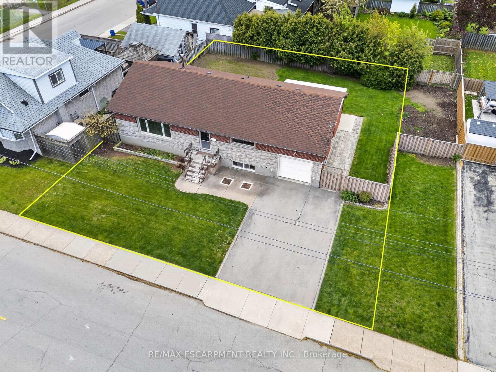 162 Mountville Avenue, Hamilton, Ontario  L9A 1E7 - Photo 1 - X13127302