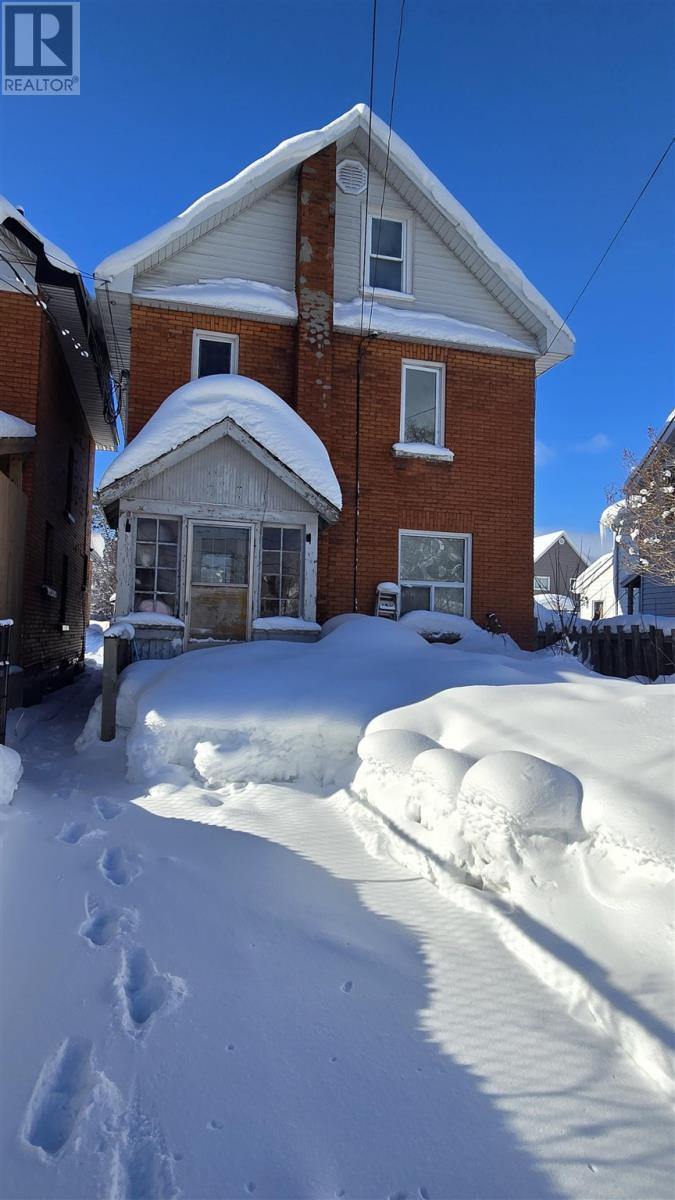 246 St. James St, Sault Ste. Marie, Ontario  P6A 1P6 - Photo 1 - SM260170