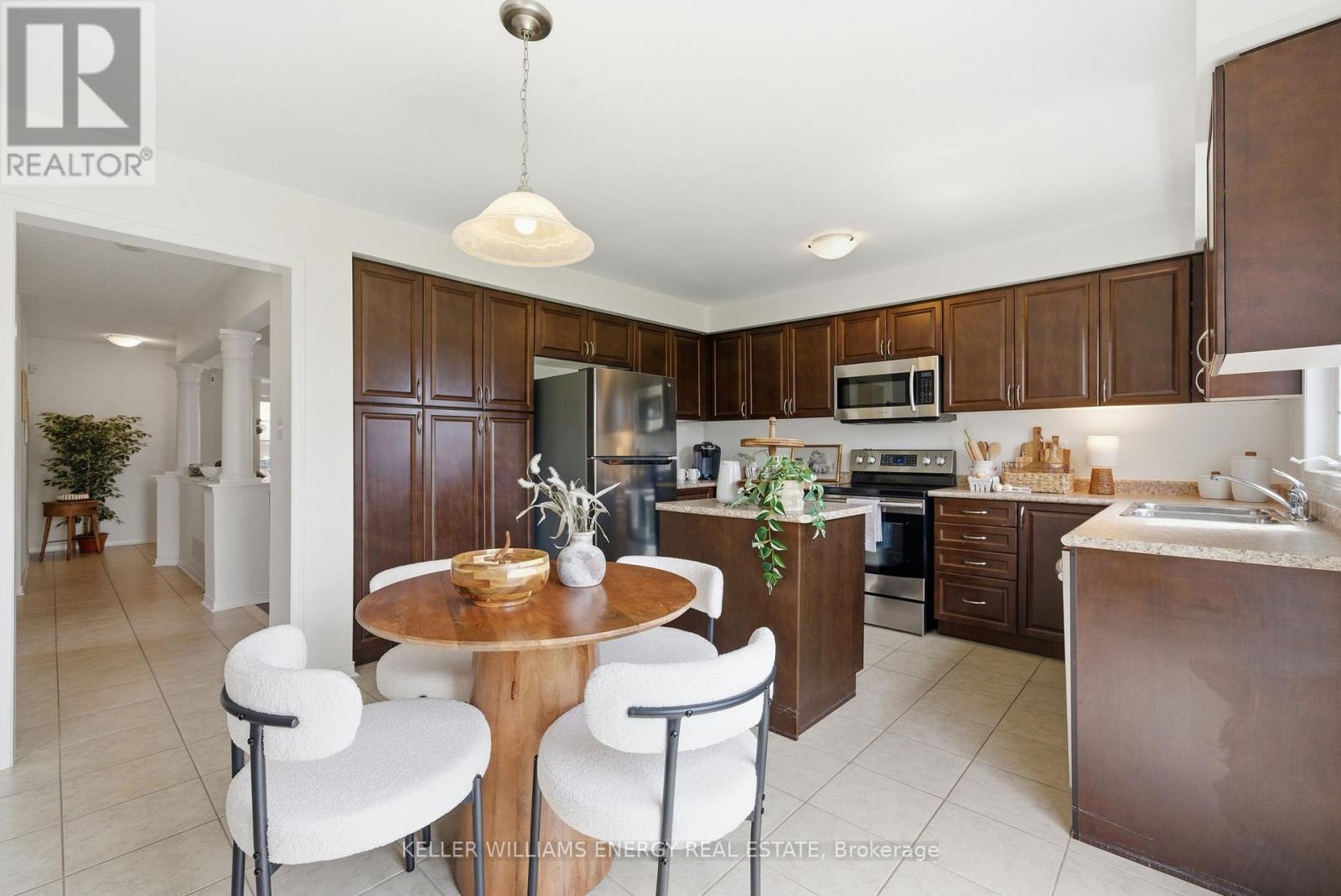 1748 Gower Drive, Oshawa, Ontario  L1K 0L5 - Photo 4 - E13127478