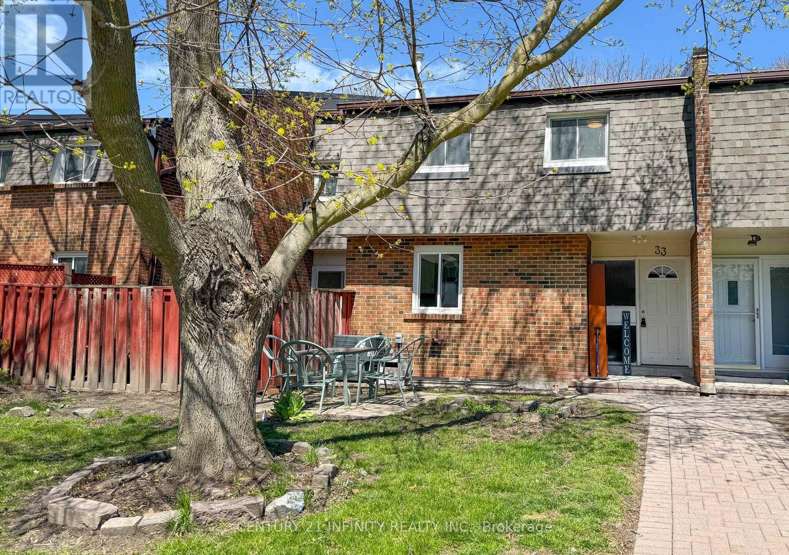 33 - 101 DOVEDALE DRIVE, Whitby, Ontario
