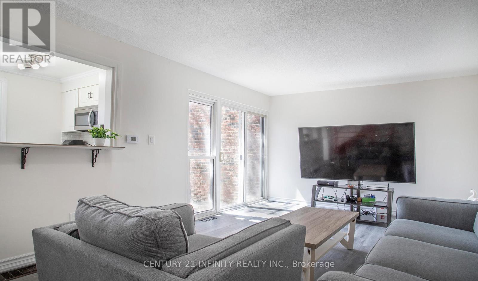 33 - 101 Dovedale Drive, Whitby, Ontario L1N 1Z7 - Photo 11 - E13127606