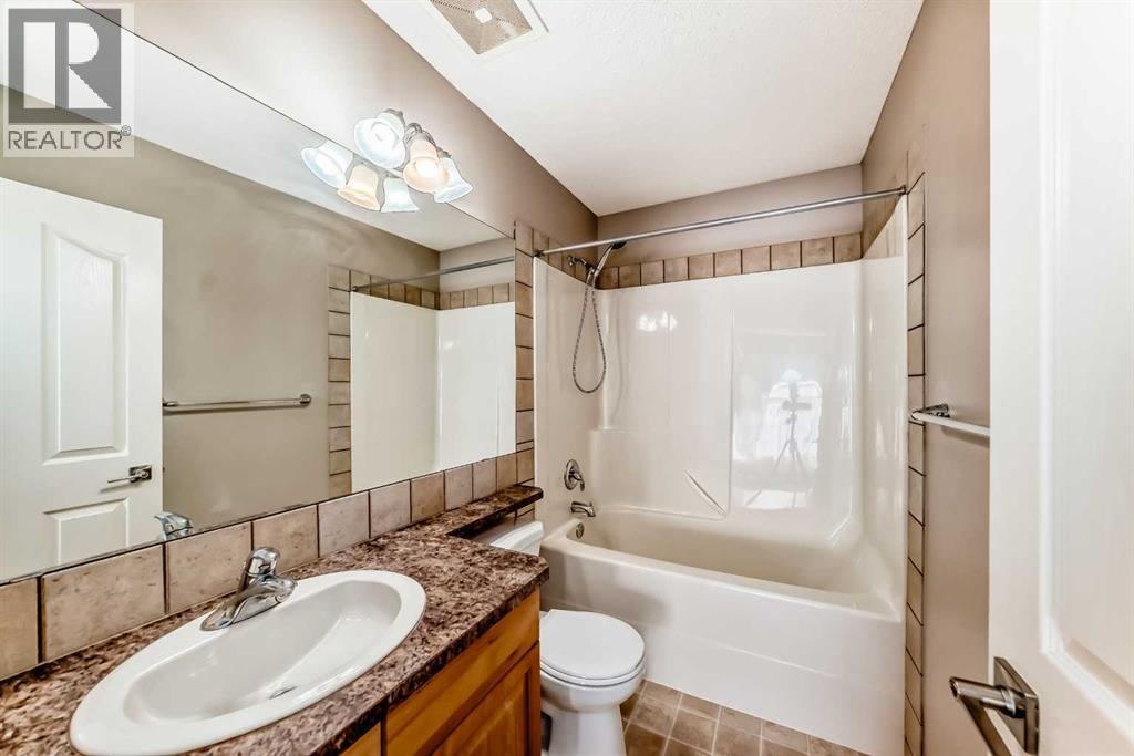 131 Somerside Crescent SW, Calgary, Alberta  T2T 4K6 - Photo 37 - A2296775