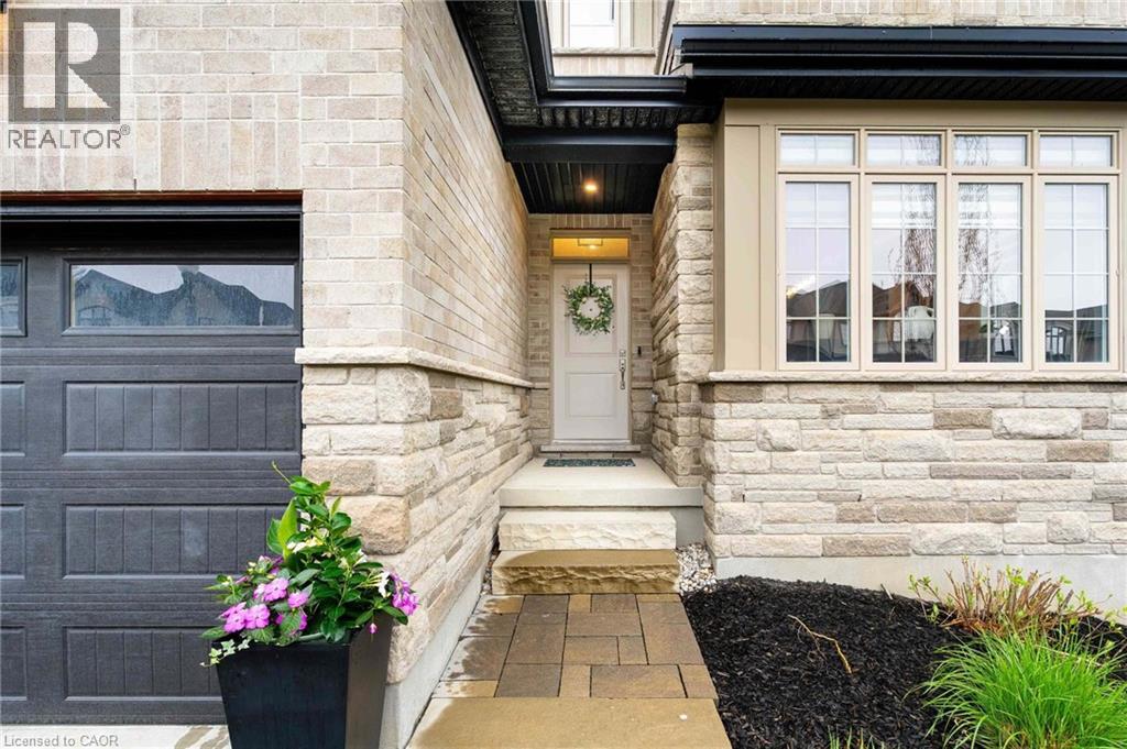 908 Pondcliffe Court, Kitchener, Ontario  N2R 0M4 - Photo 3 - 40826784