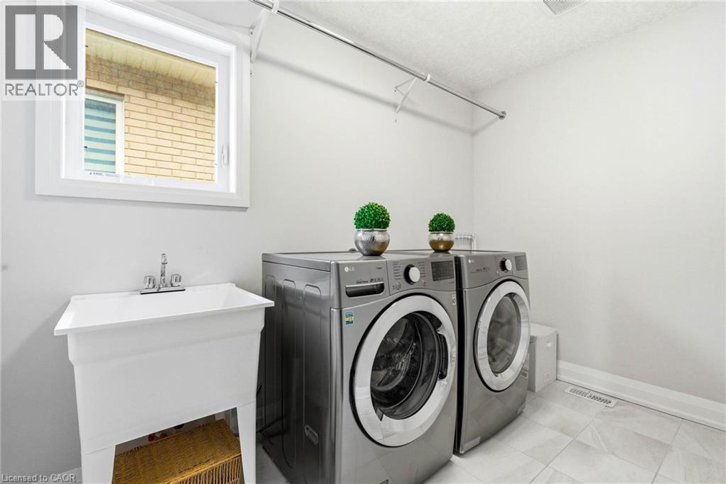 908 Pondcliffe Court, Kitchener, Ontario  N2R 0M4 - Photo 35 - 40826784