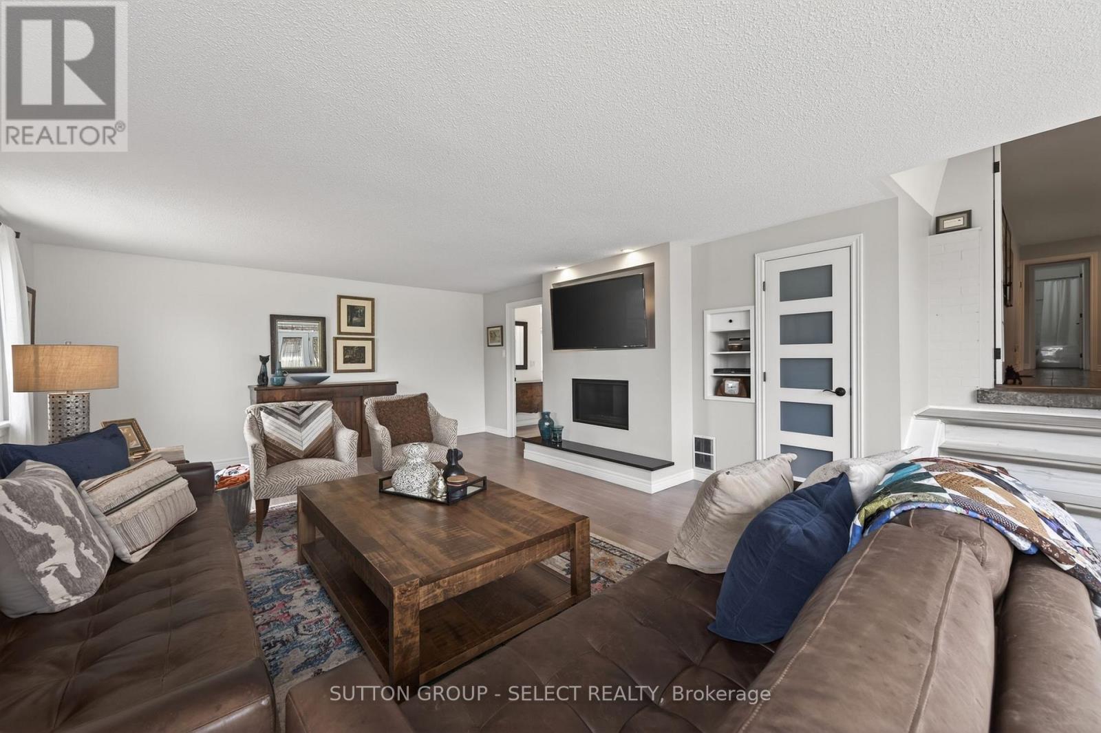 5596 Mooresville Drive, North Middlesex, Ontario  N0M 2J0 - Photo 10 - X13127452