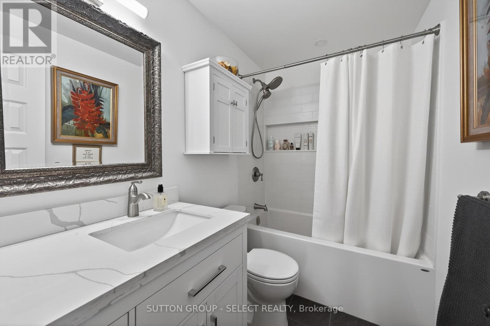 5596 Mooresville Drive, North Middlesex, Ontario  N0M 2J0 - Photo 12 - X13127452