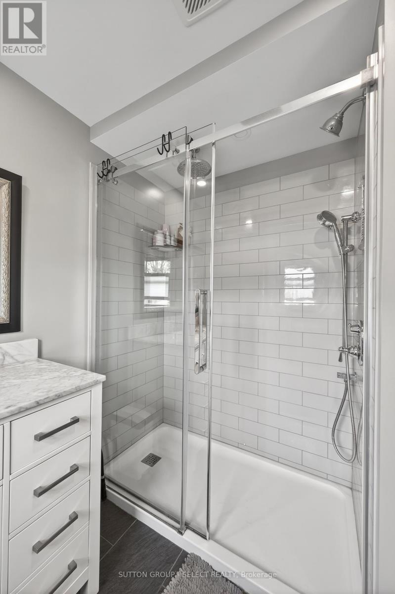5596 Mooresville Drive, North Middlesex, Ontario  N0M 2J0 - Photo 17 - X13127452