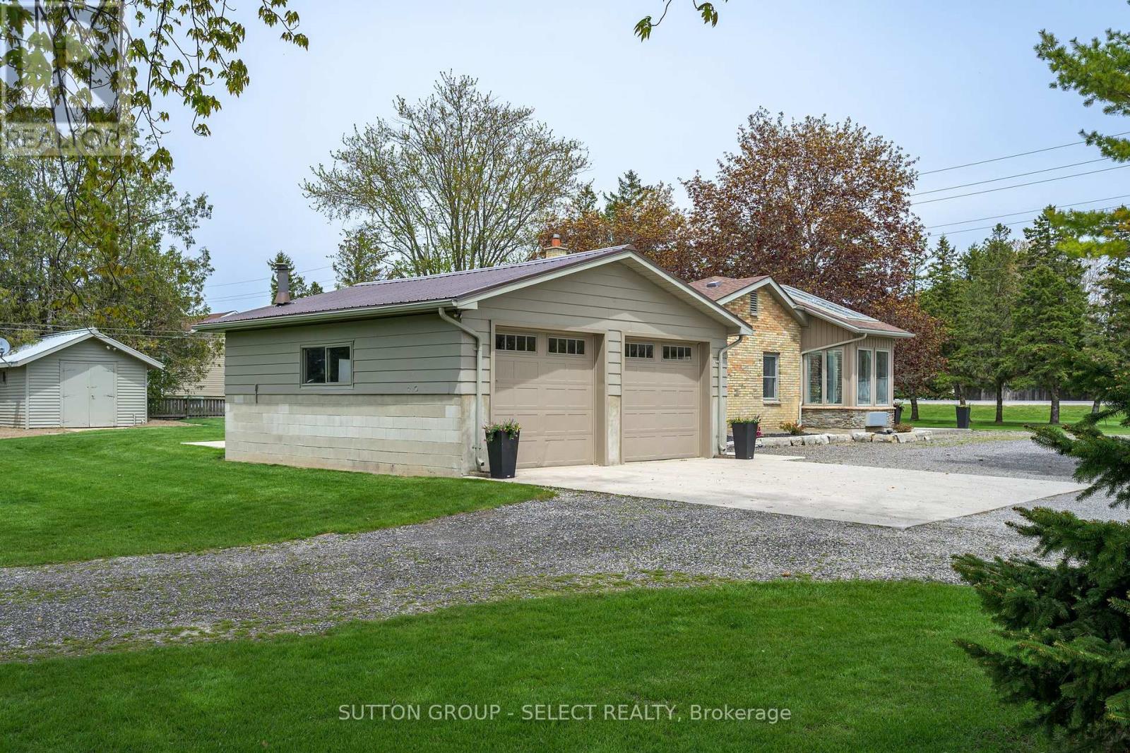 5596 Mooresville Drive, North Middlesex, Ontario  N0M 2J0 - Photo 36 - X13127452
